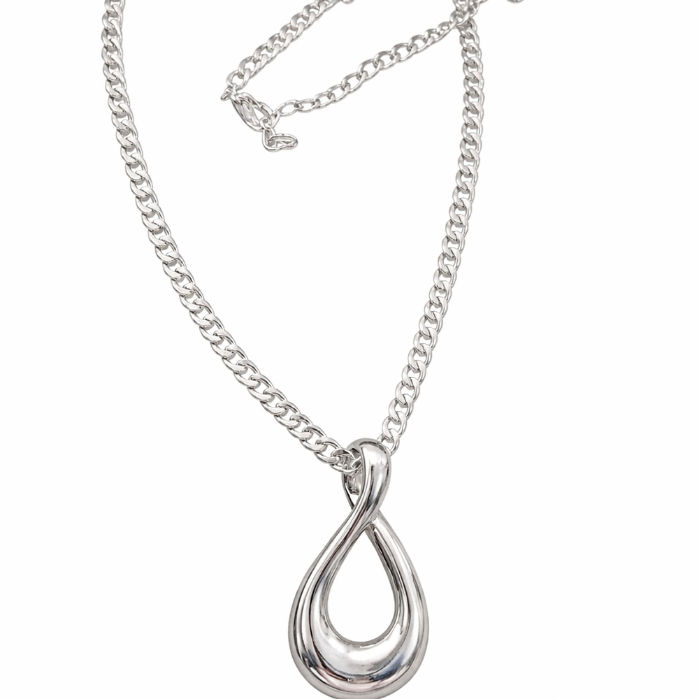 Silver-tone Teardrop Pendant necklace, contemporary fashion jewelry.
